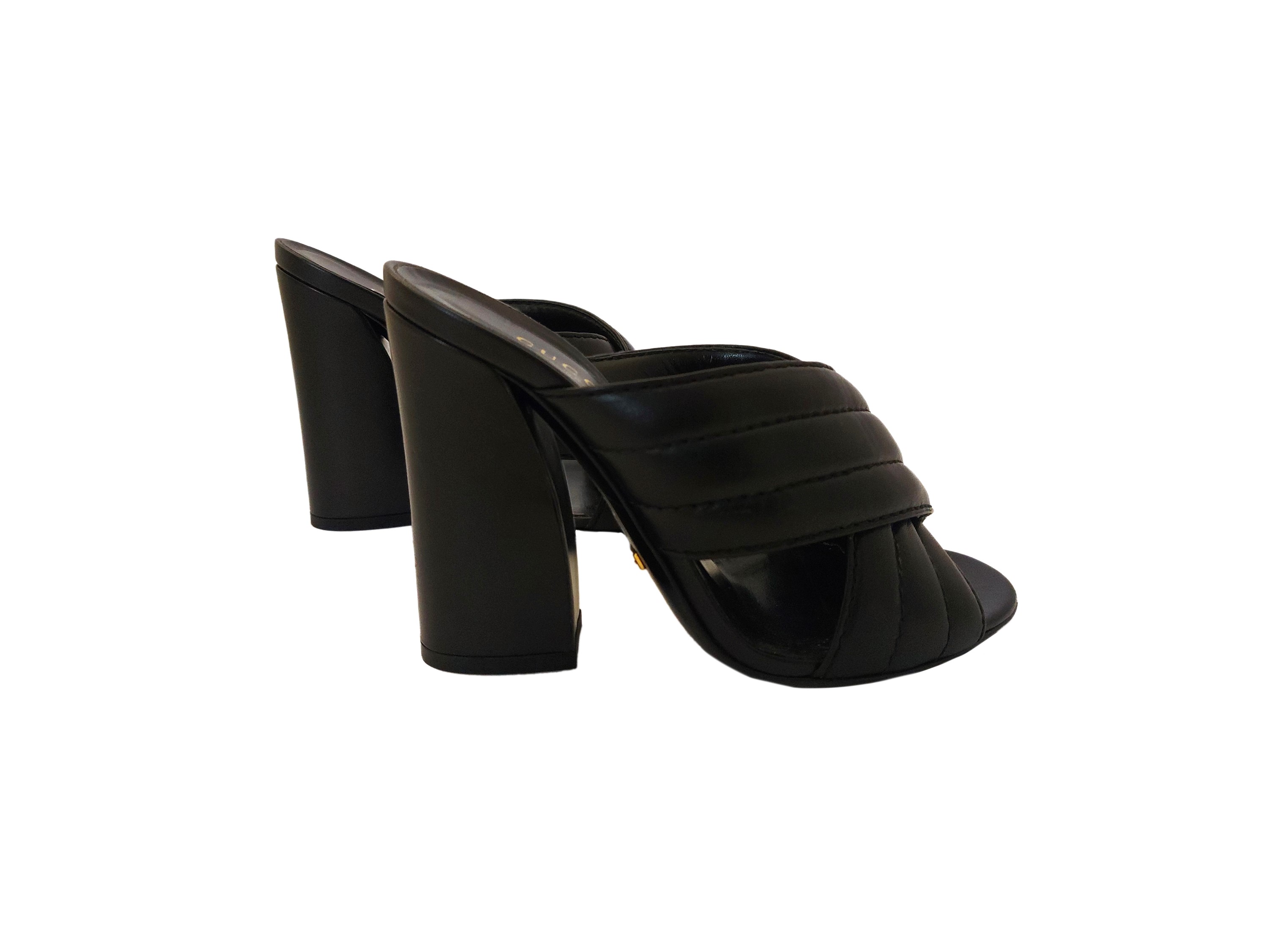 Gucci, Mules in pelle nera trapuntata