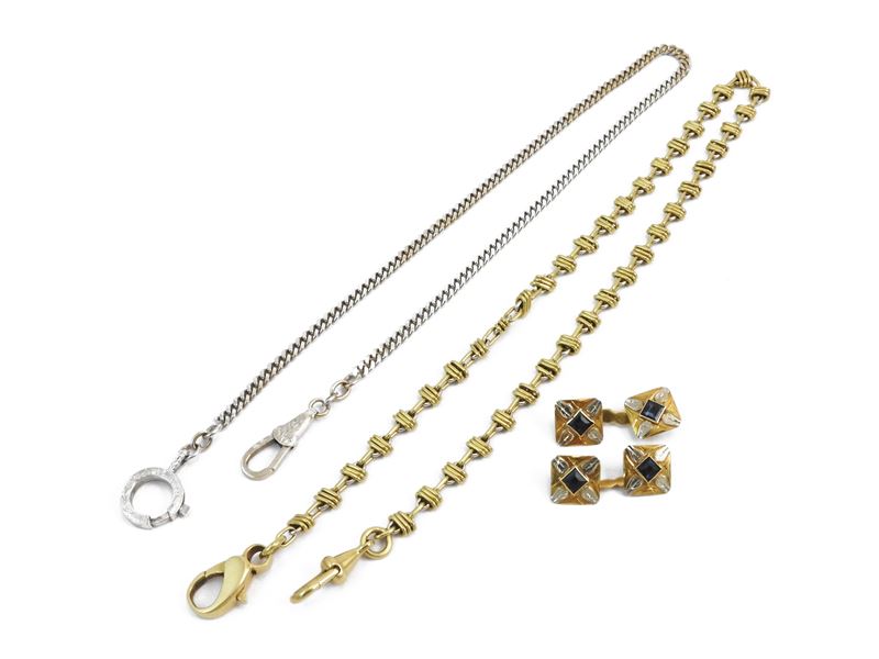 Assortimento di monili in oro giallo e bianco