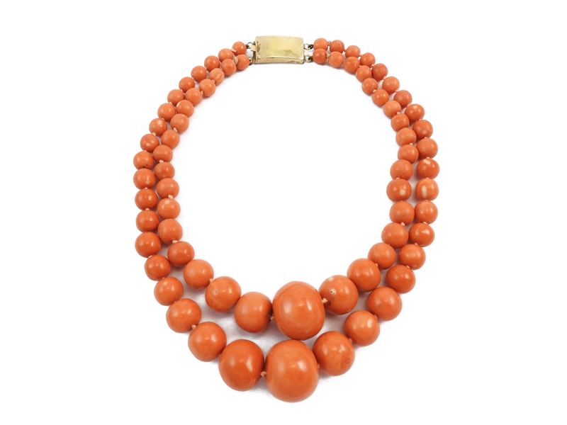 Collana degradè a due fili in corallo arancio