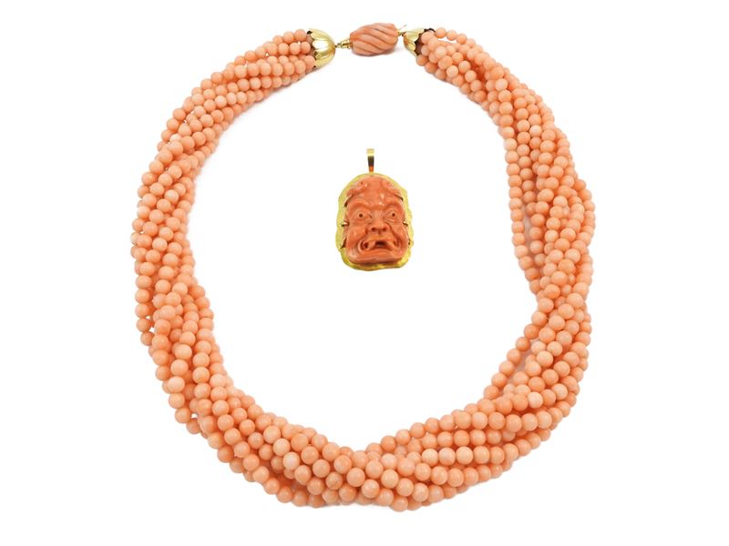 Collana multifilo in corallo rosa