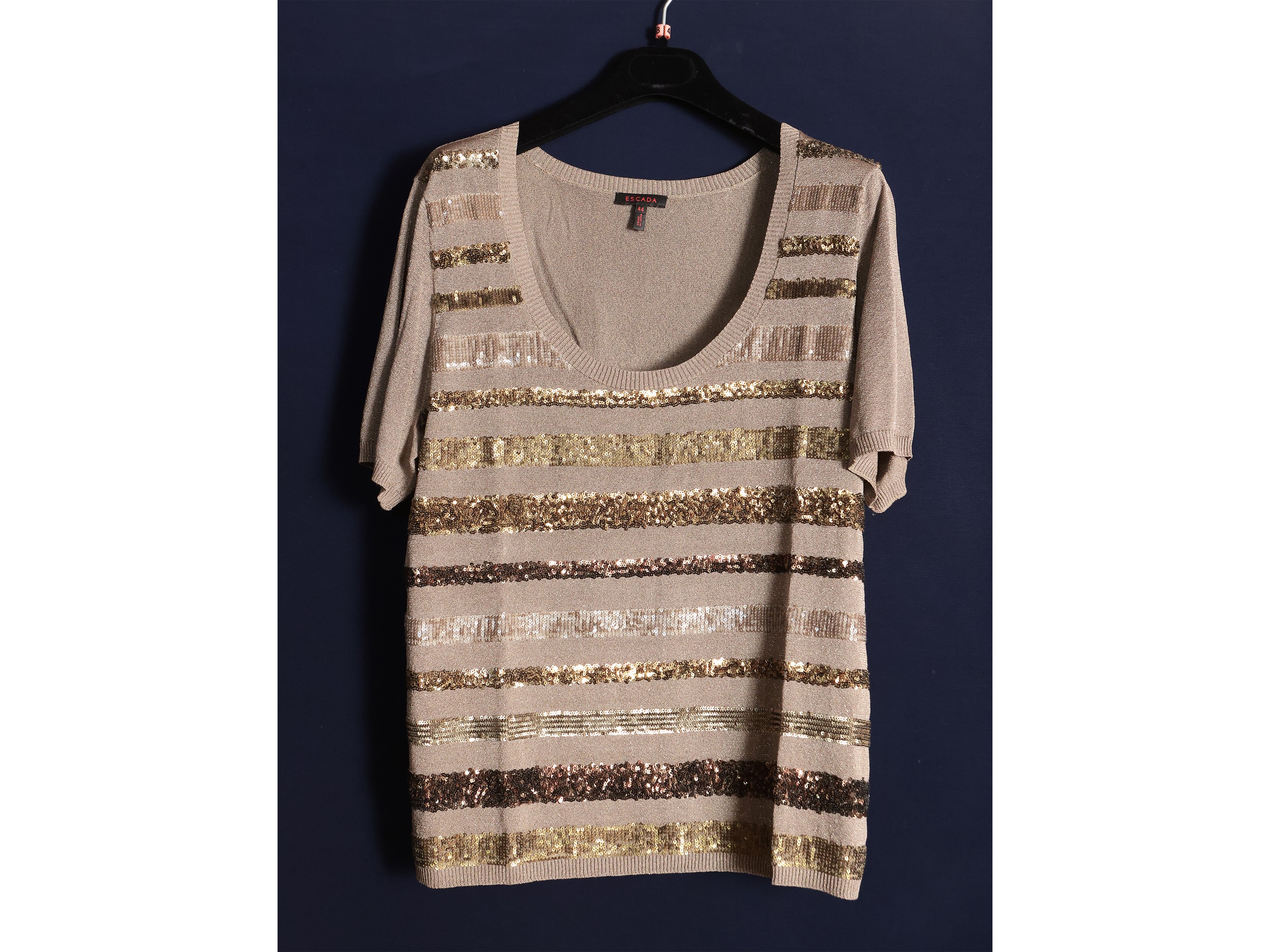 Escada, Lotto di abiti