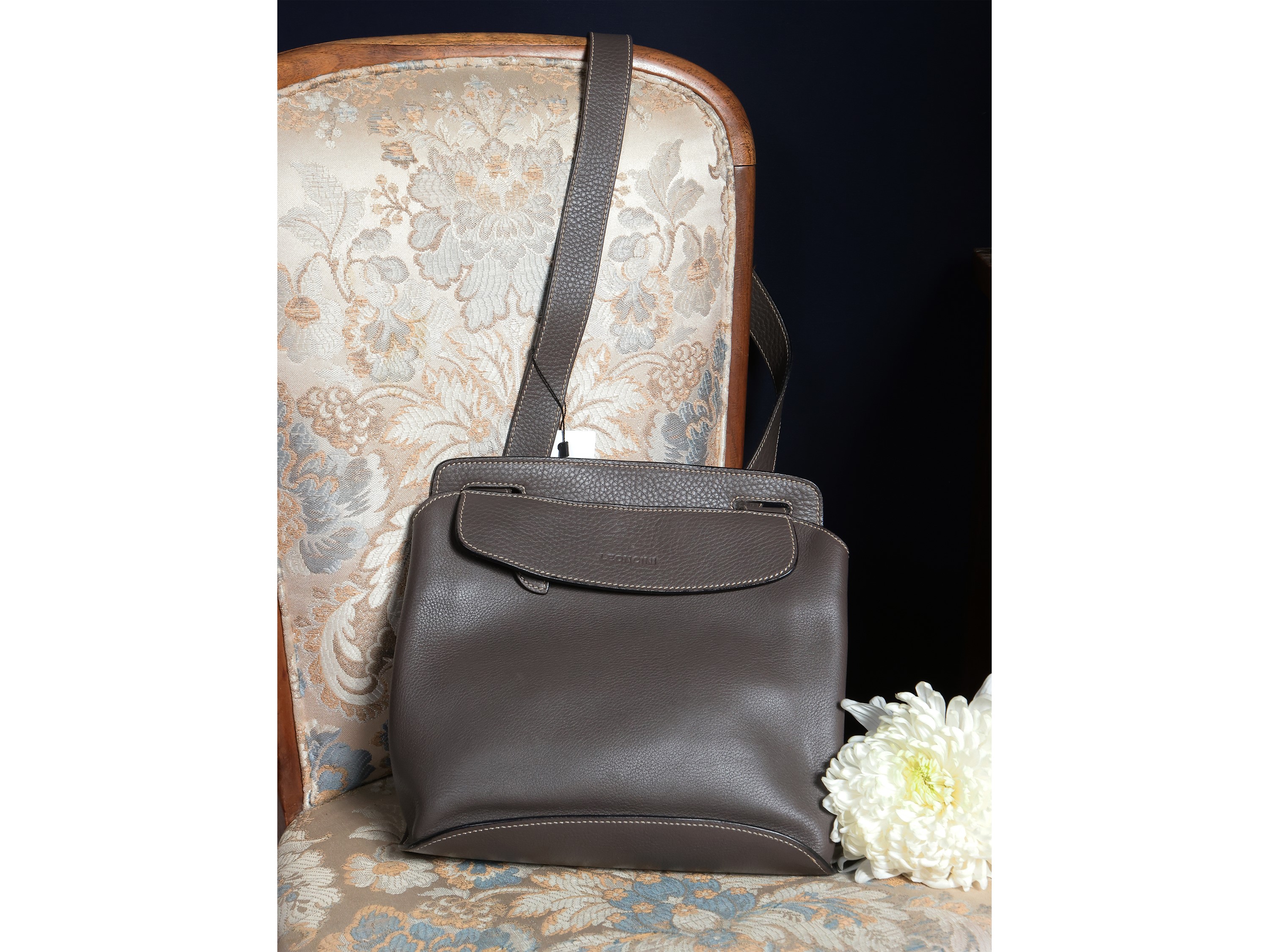 Leoncini, Due borse in pelle