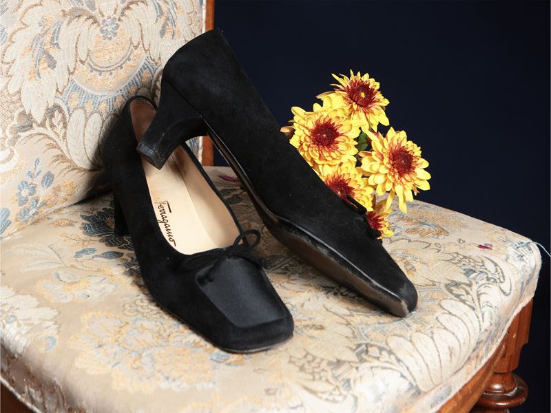 Salvatore Ferragamo, Due paia di décolleté