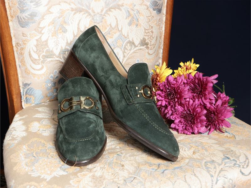 Salvatore Ferragamo, Due paia di scarpe