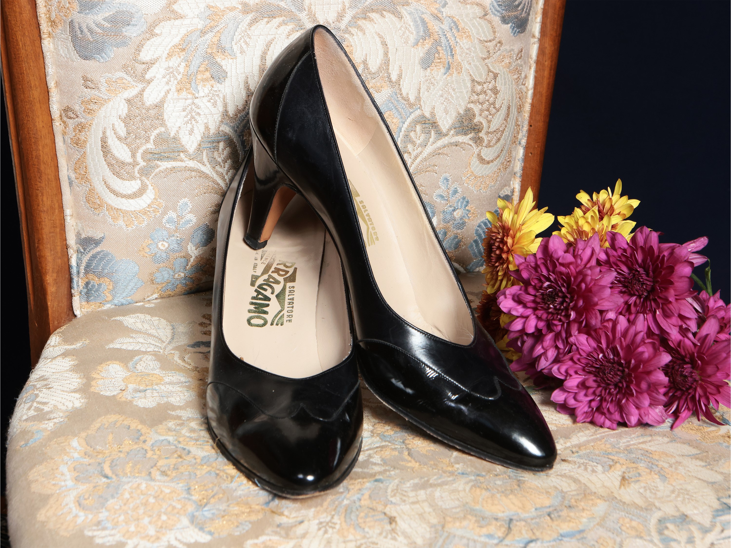 Salvatore Ferragamo, Due paia di scarpe