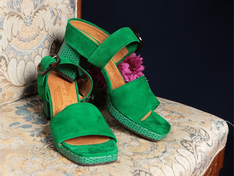 Chie Mihara, Sandali in suede verde