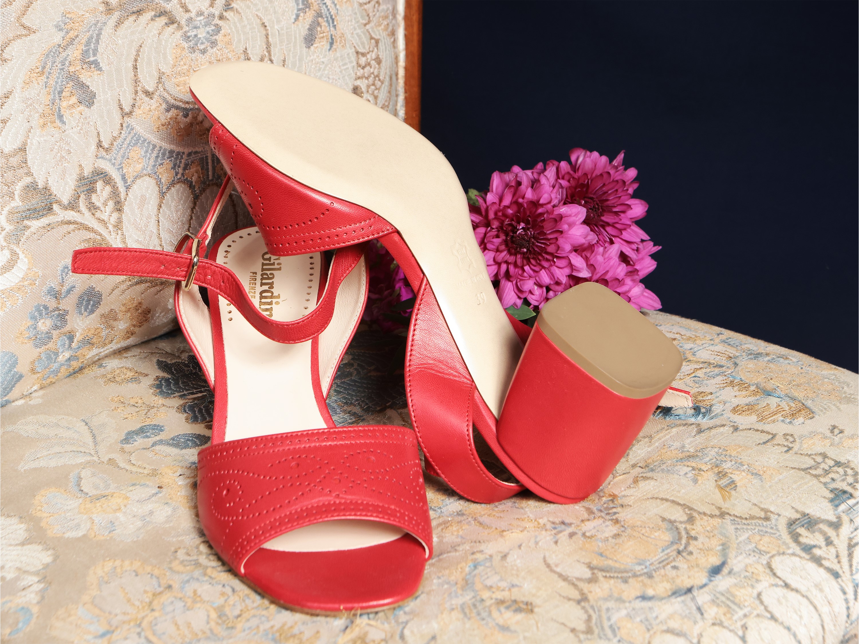 Gilardini, Sandali in pelle rossa