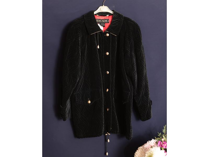 Escada, Giaccone in velluto nero