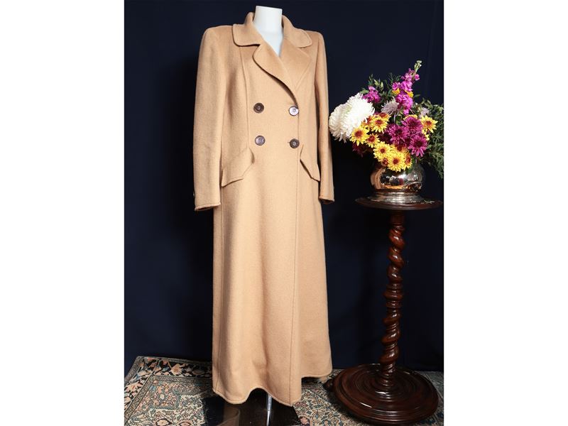 Giancarlo Parri, Cappotto in lana color cammello