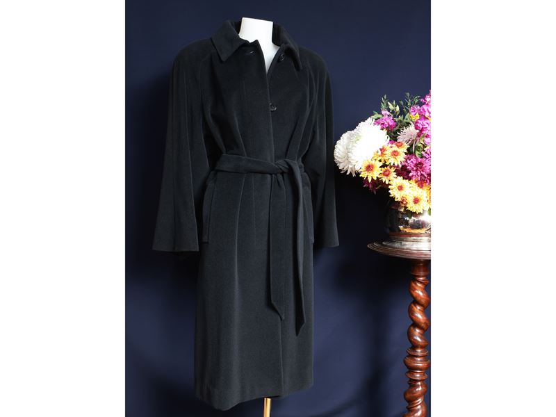 Cappotto nero in lana, angora e cashmere