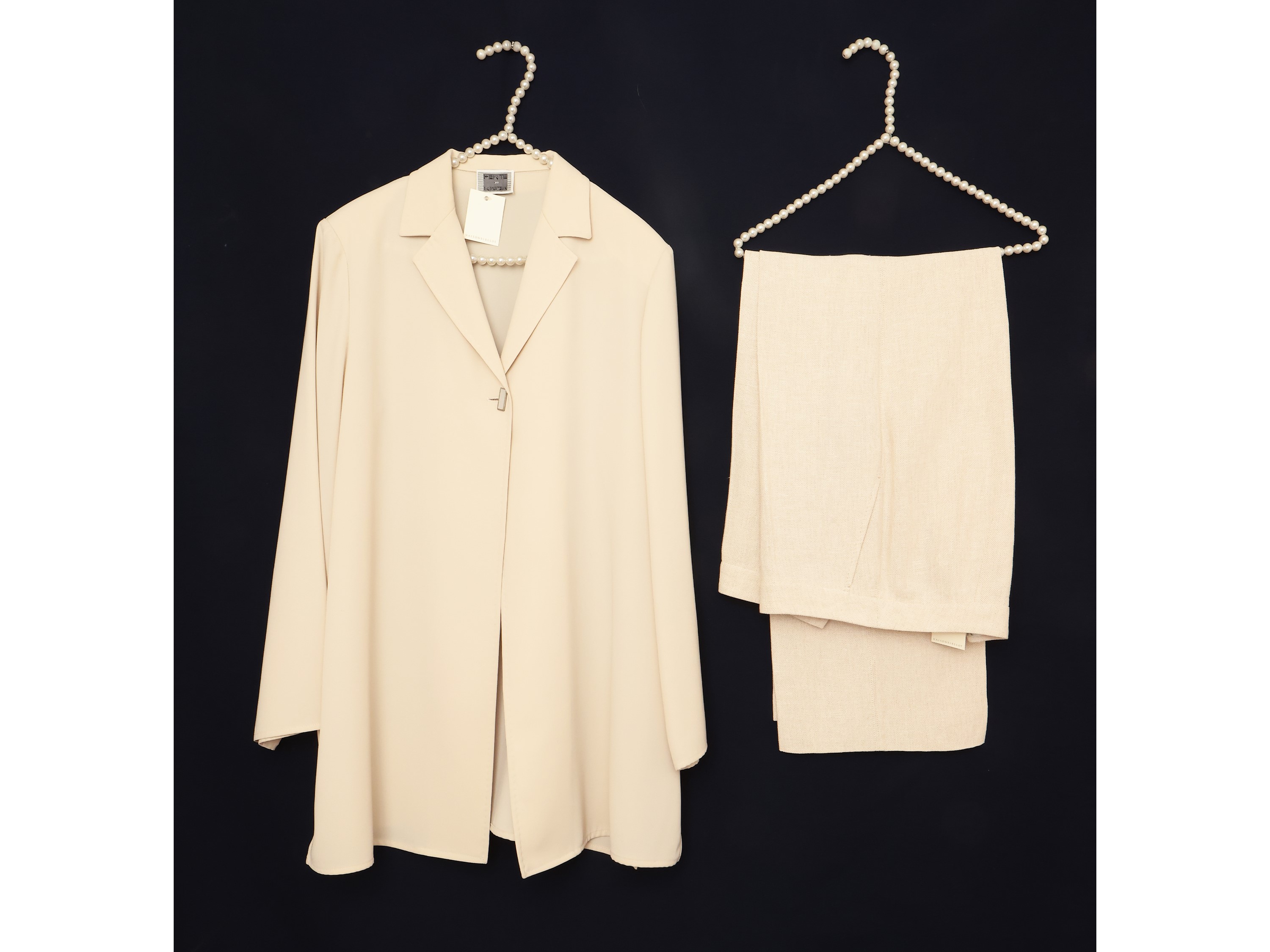 Escada, Tailleur pantalone in lana e seta azzurro