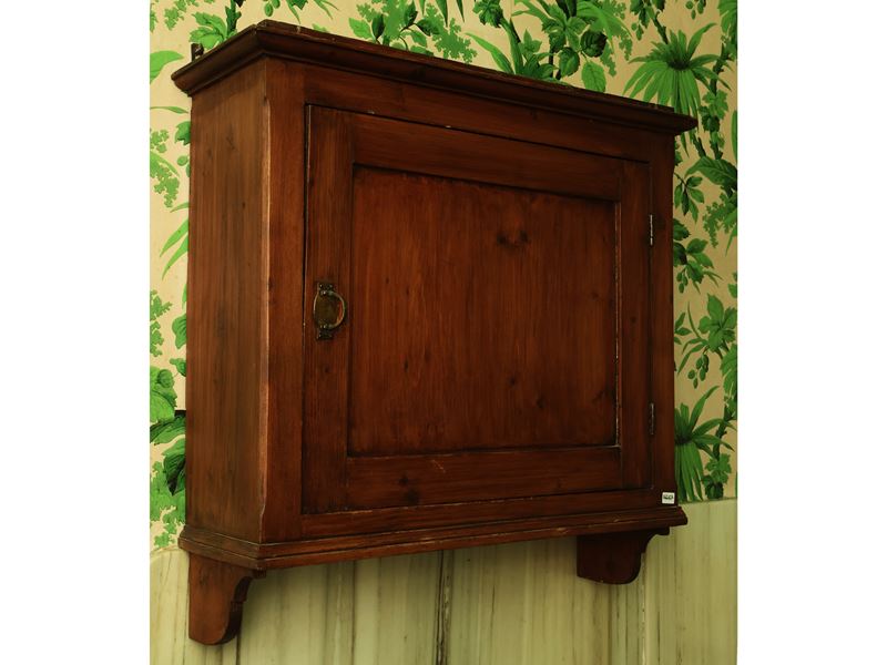 Piccolo Stipo Pensile Rustico in Legno Tenero