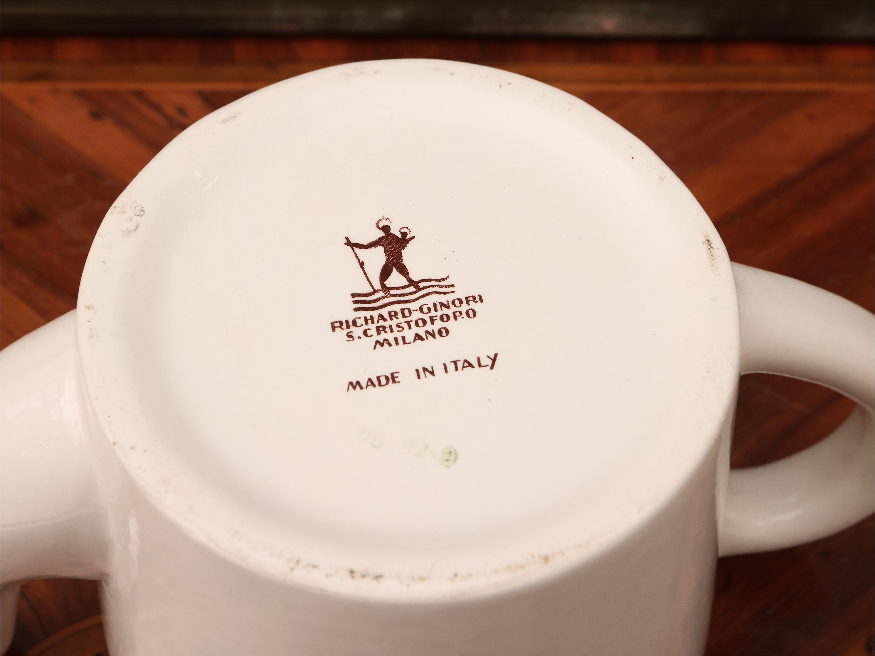 Teiera in ceramica smaltata, Gio Ponti per Richard Ginori San Cristoforo