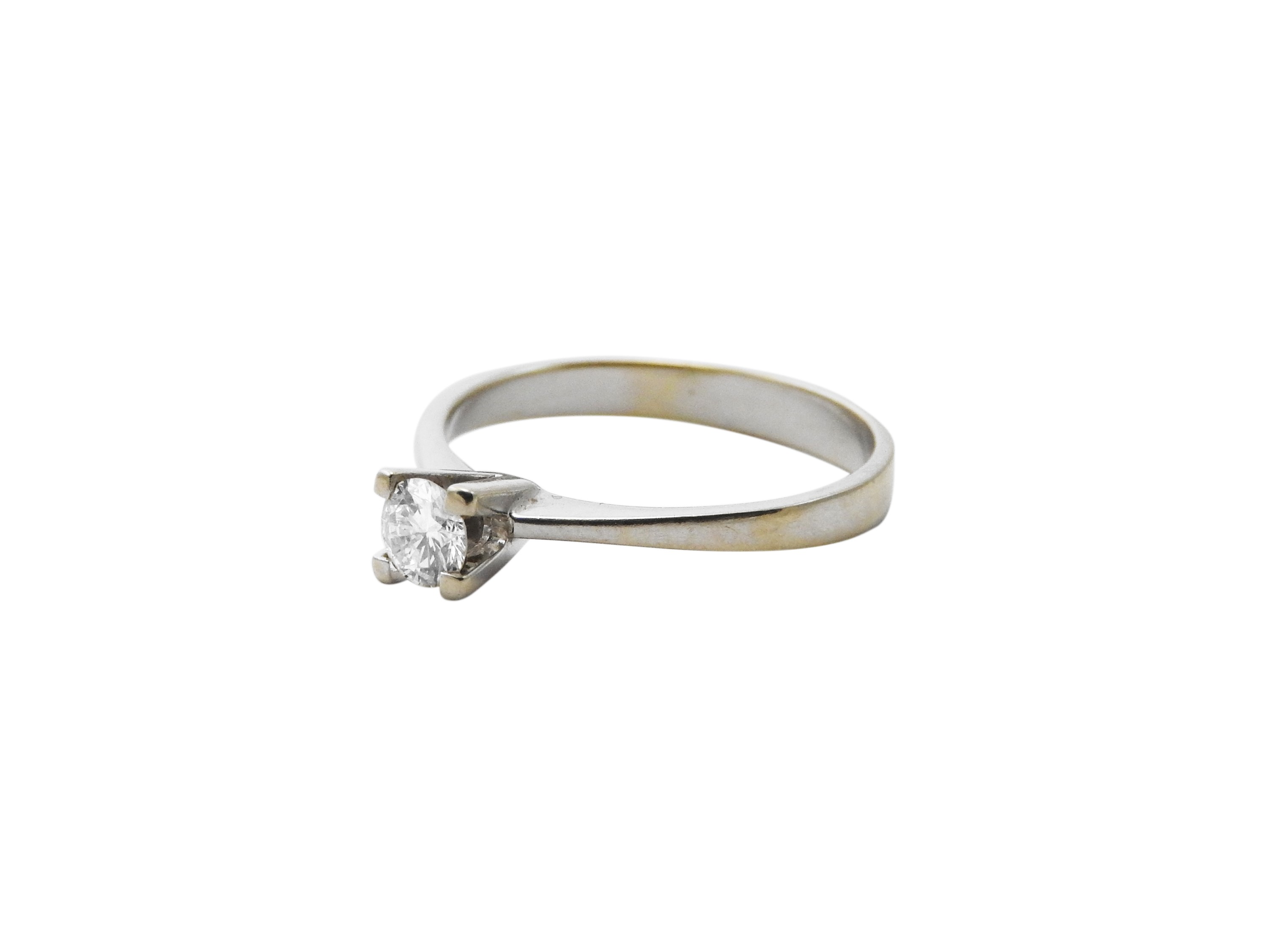 Anello Solitario in Oro Bianco con Diamante