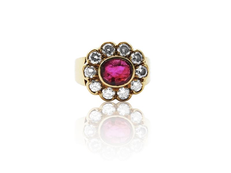 Anello in Oro Giallo con Diamanti e Rubino