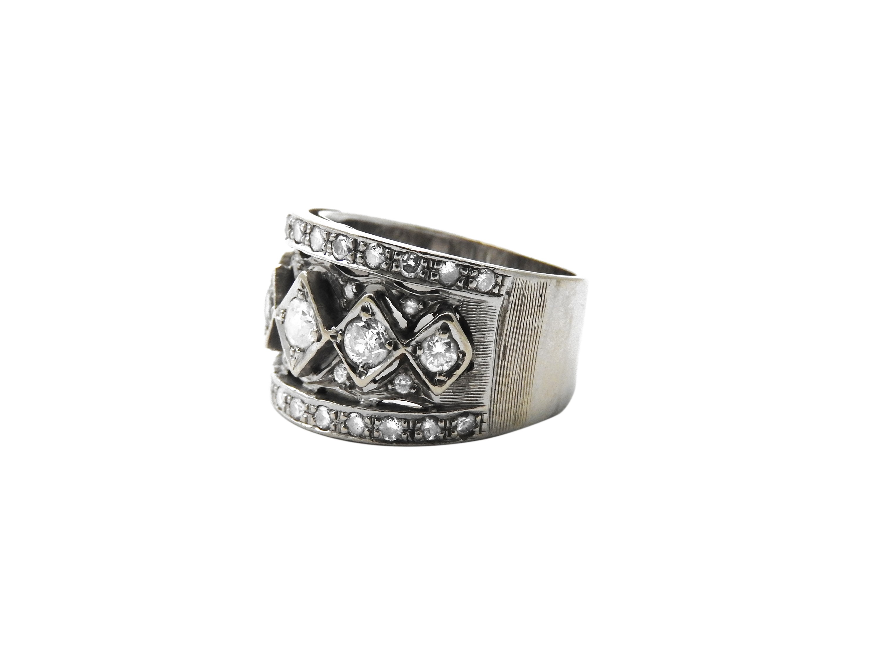 Anello a Fascia in Oro Bianco con Diamanti