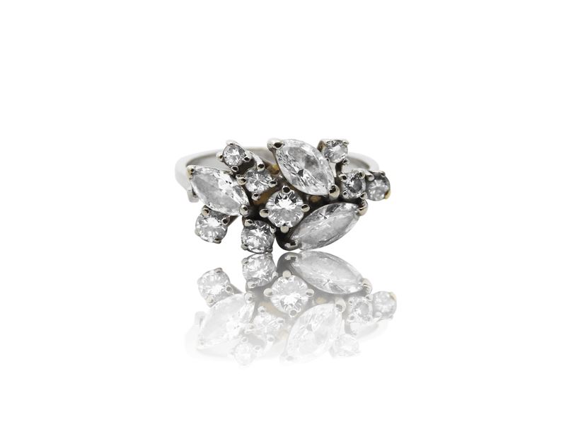 Anello in Oro Bianco con Diamanti