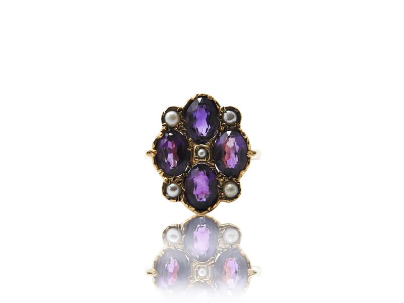 Anello in Oro 375/1000 con Ametiste e Microperle
