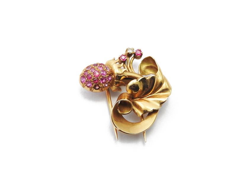 Spilla in Oro Giallo con Diamante e Rubini