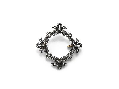 Spilla in Oro Giallo ed Argento con Diamanti