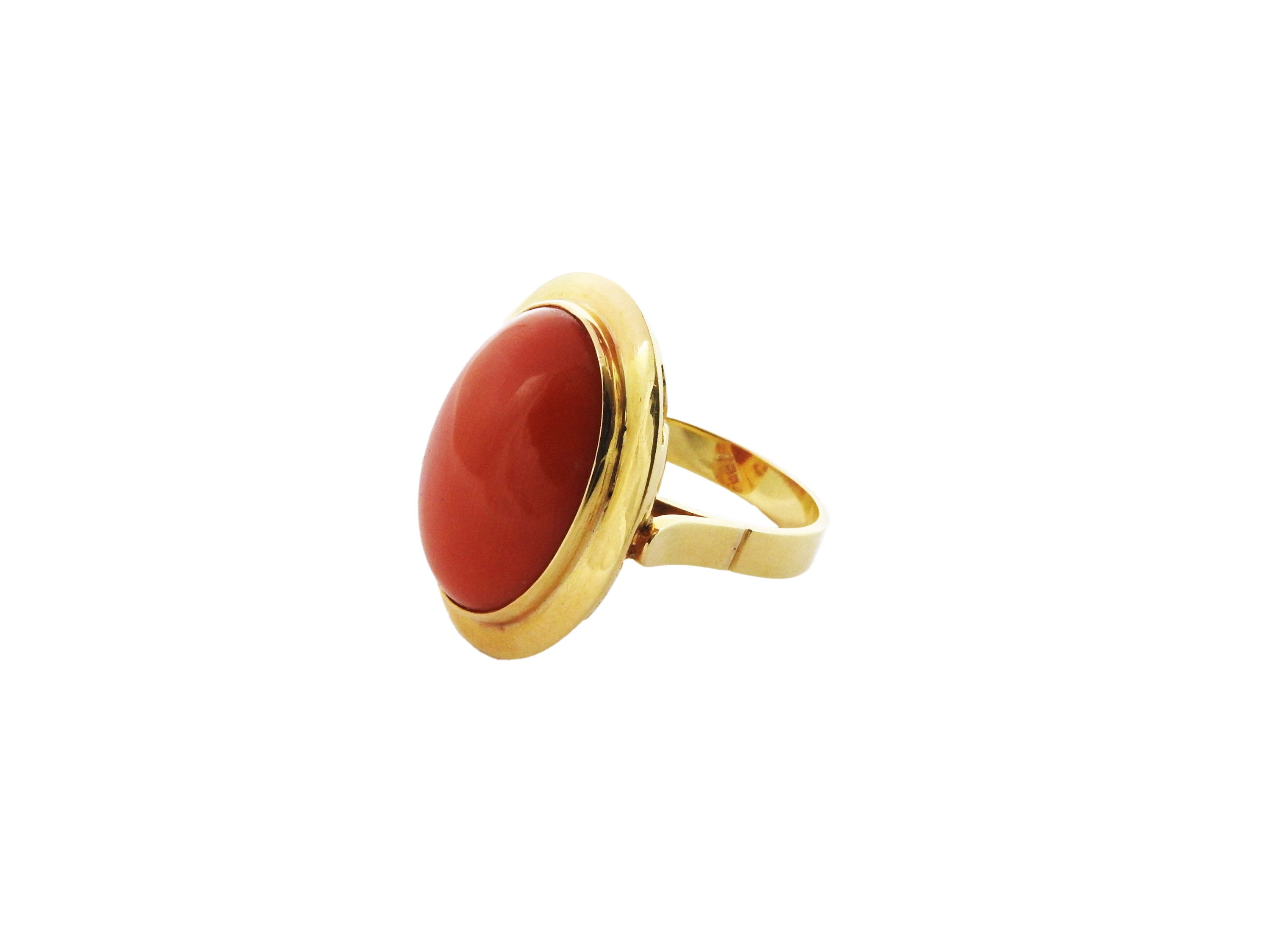 Anello in Oro Giallo con Corallo Rosso Arancio