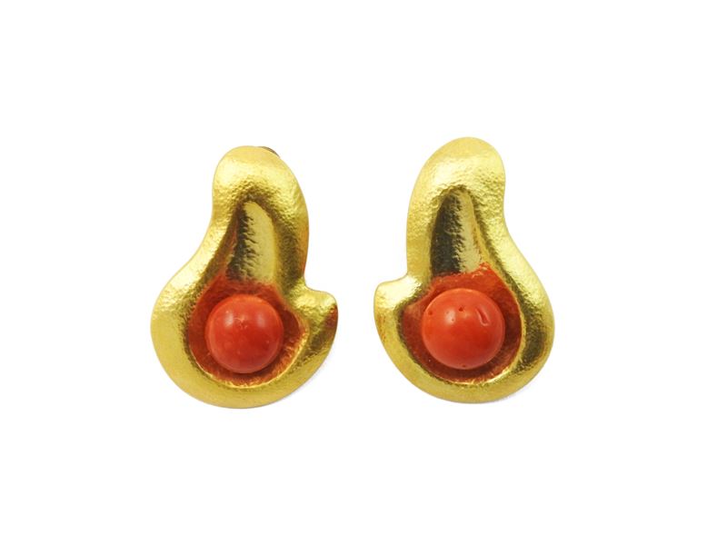 Orecchini in Oro Giallo 585/1000 con Coralli Rossi
