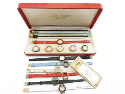 Due Orologi da Polso per Donna Jean Perret in Metallo Dorato
