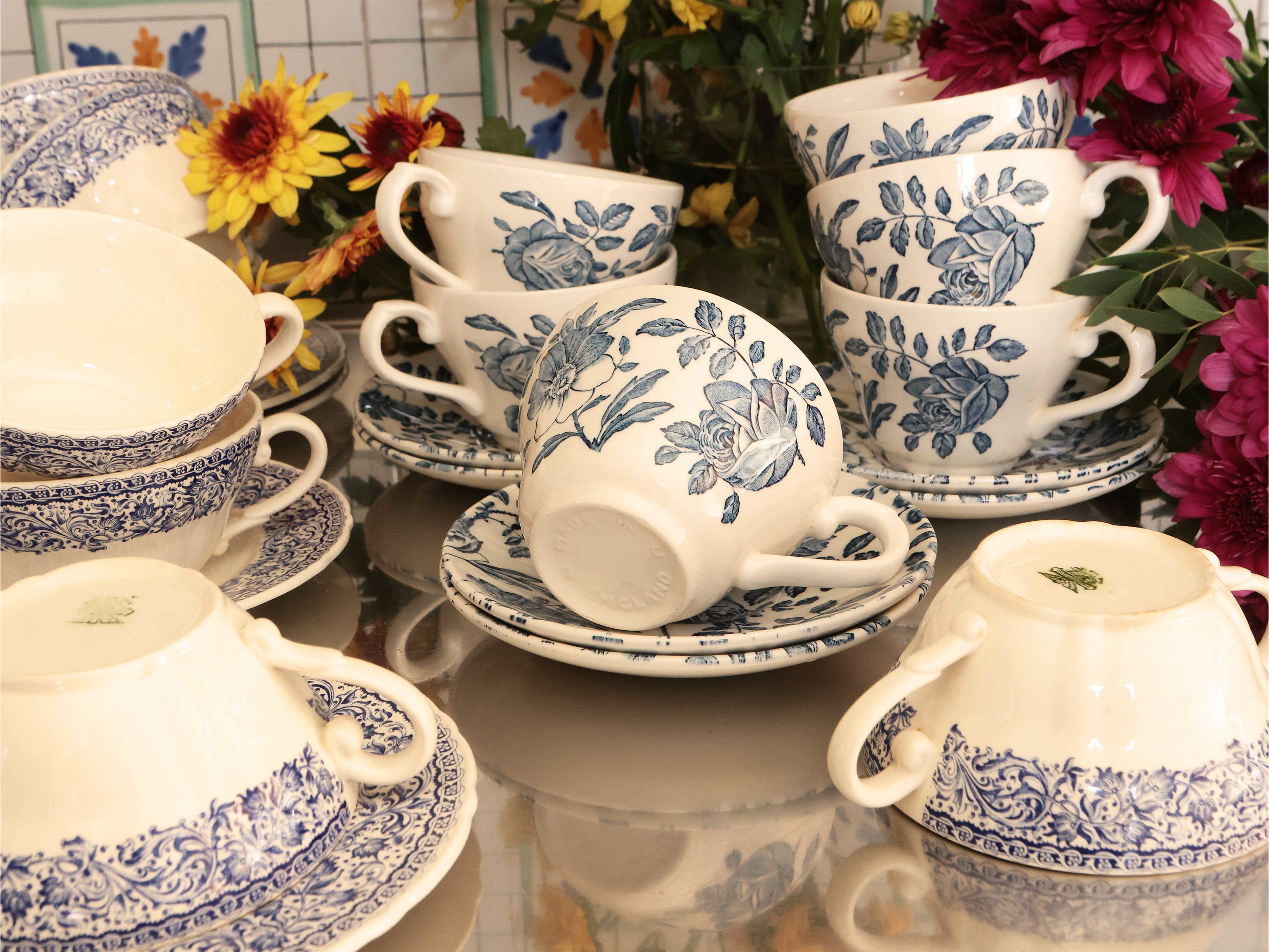 Assortimento di Tazze in Ceramica, Laveno e Churchill