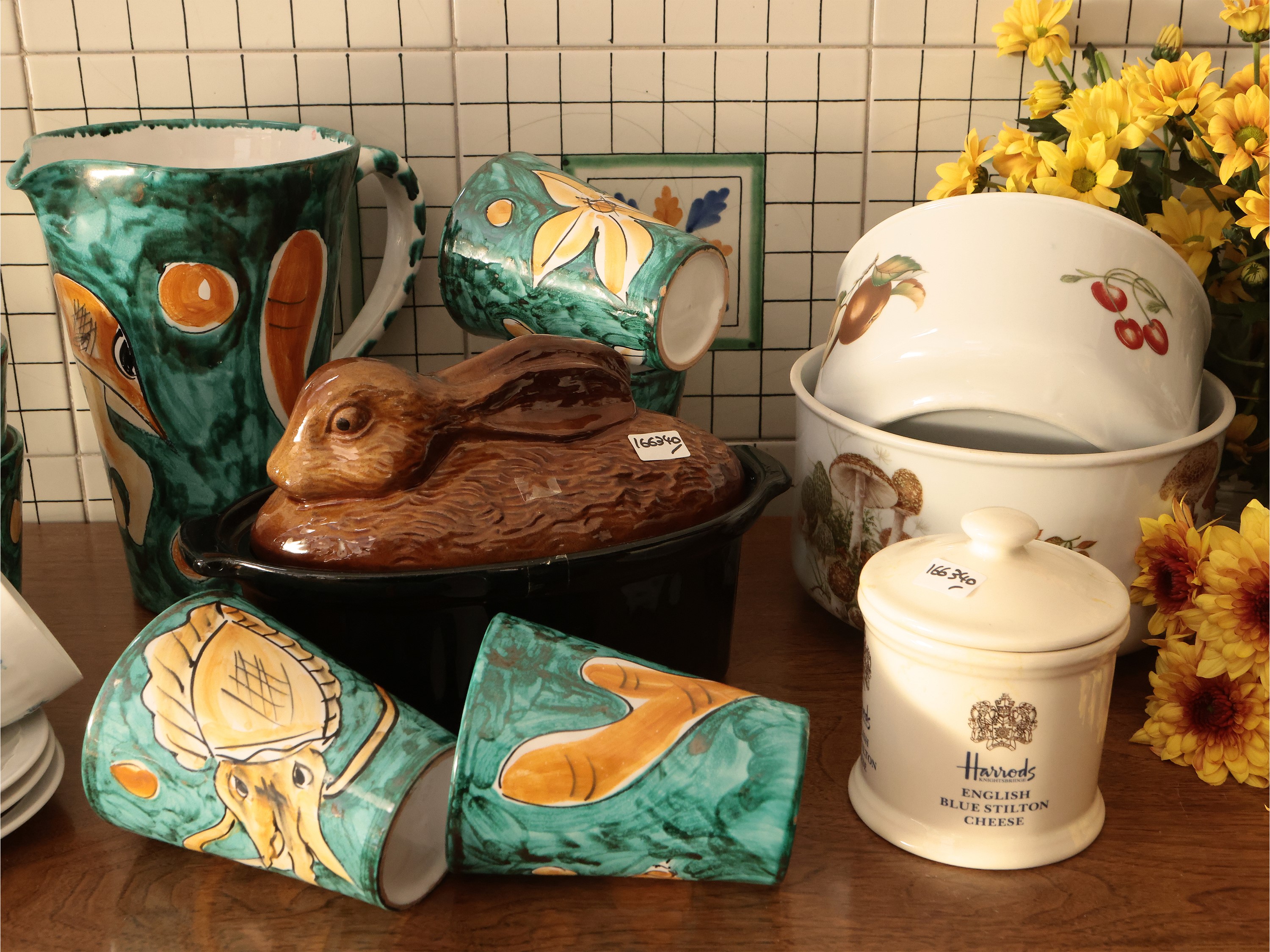 Assortimento di Accessori da Cucina in Ceramica