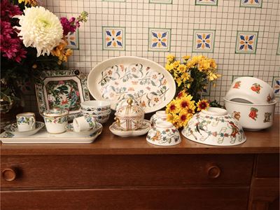 Assortimento di Accesori in Porcellana