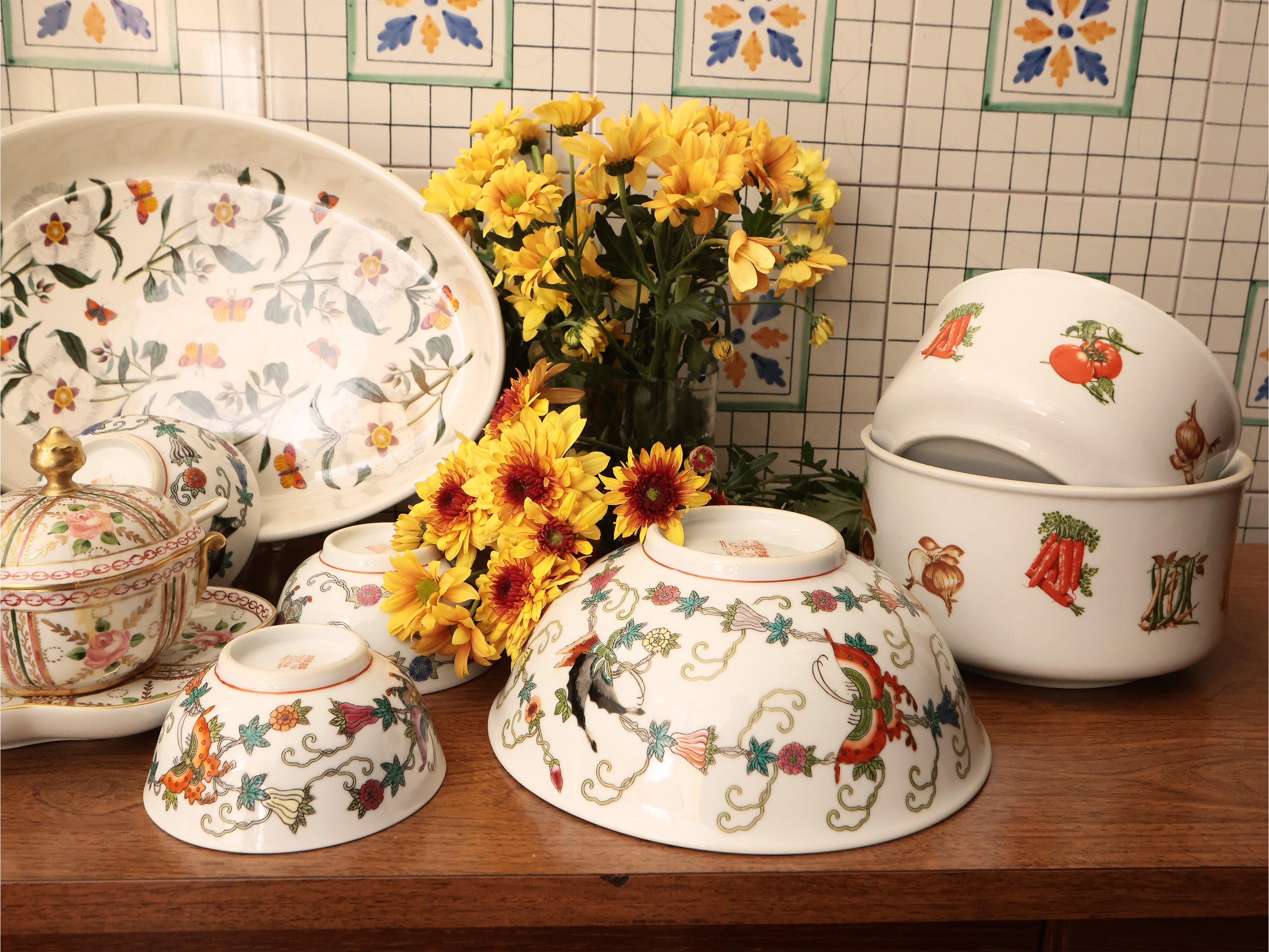 Assortimento di Accesori in Porcellana