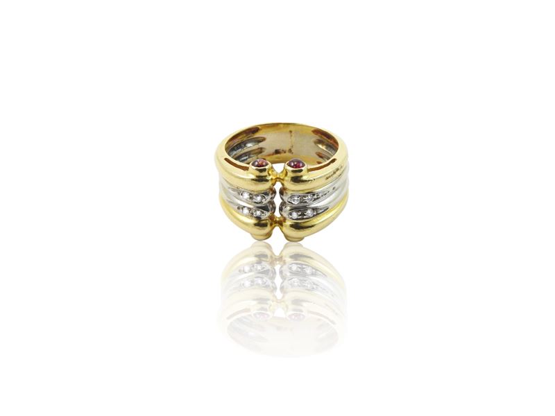 Anello in Oro Giallo e Bianco con Diamanti e Rubini
