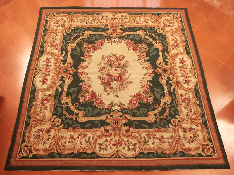 Tappeto a piccolo punto