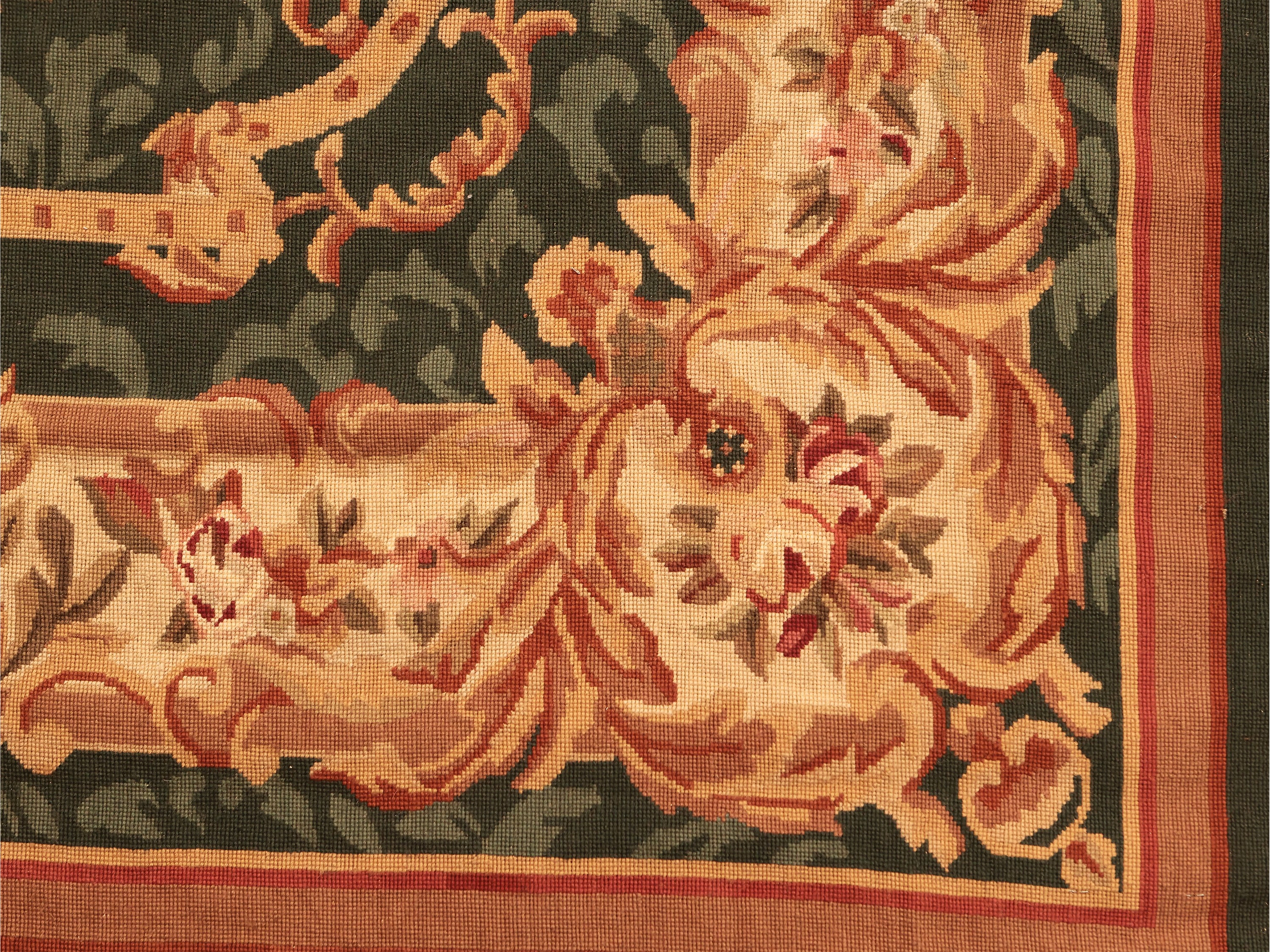 Tappeto a piccolo punto