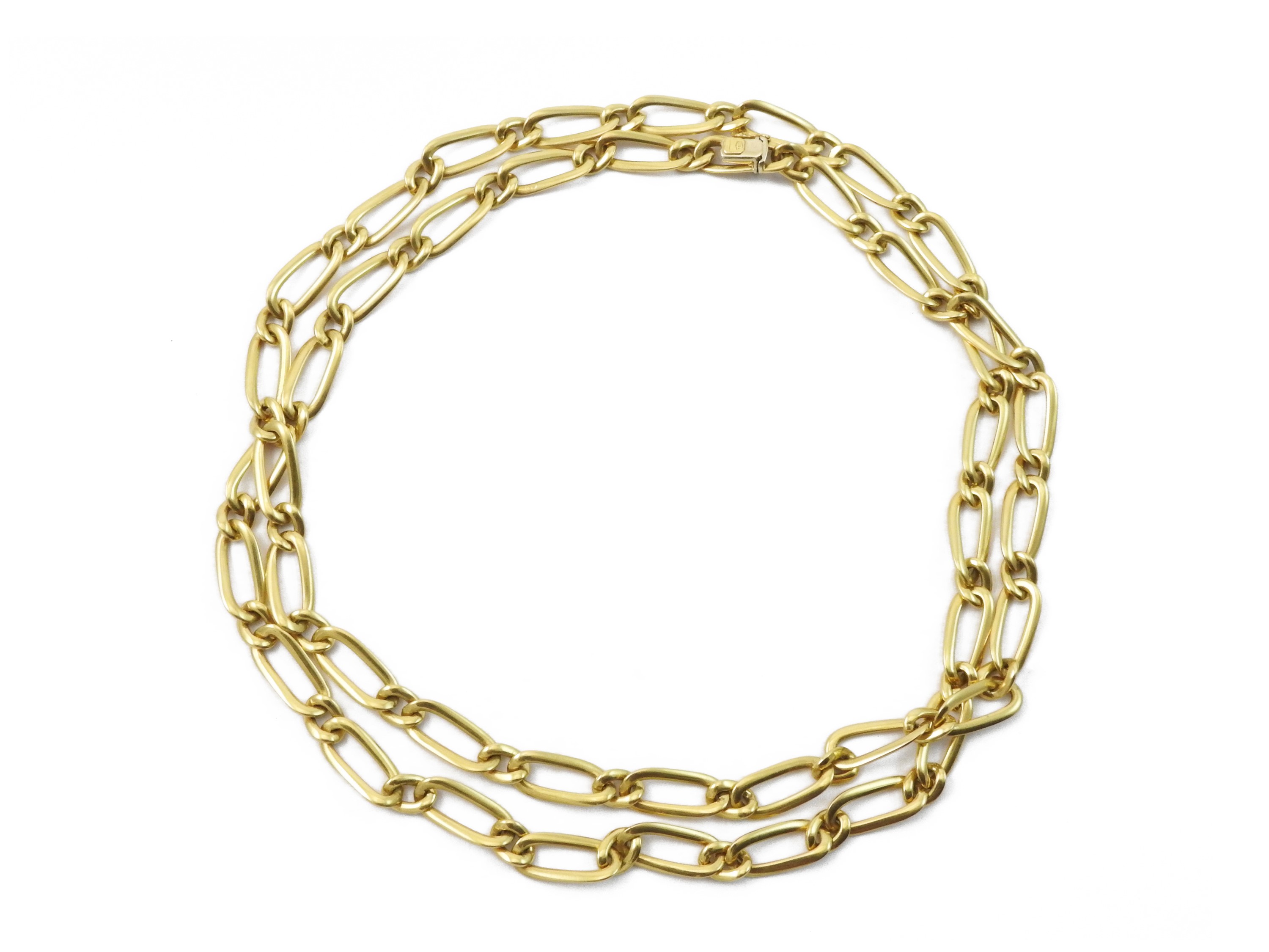 Lunga catena in oro giallo