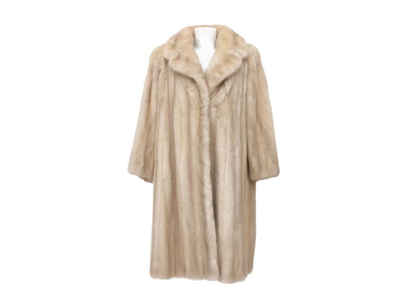 Pelliccia di visone bianco