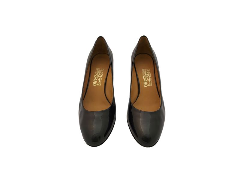 Salvatore Ferragamo, Décolleté in Vernice Nera
