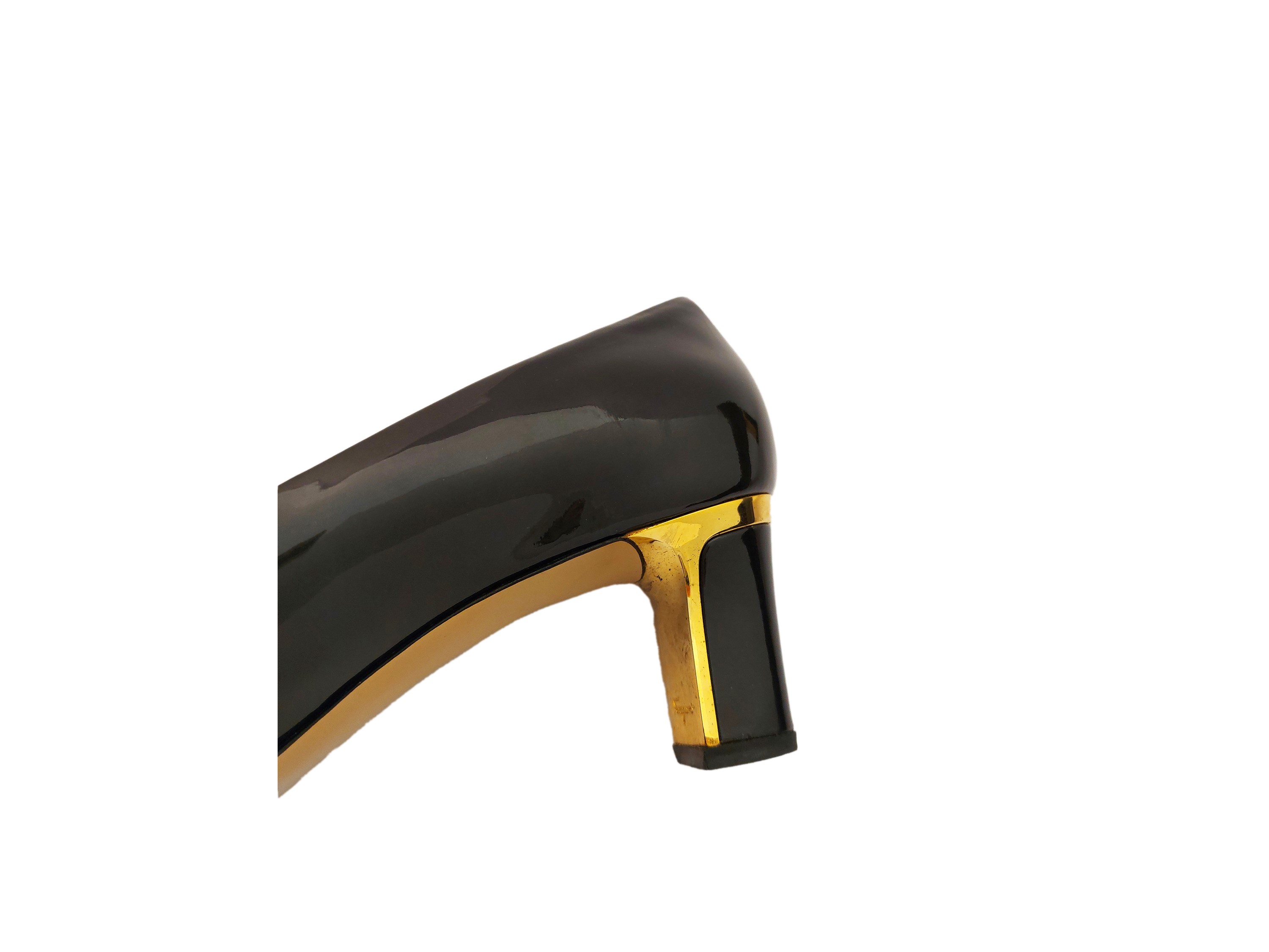 Salvatore Ferragamo, Décolleté in Vernice Nera
