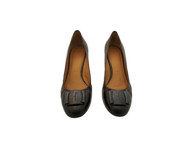 Salvatore Ferragamo, Décolleté in Vernice Grigia