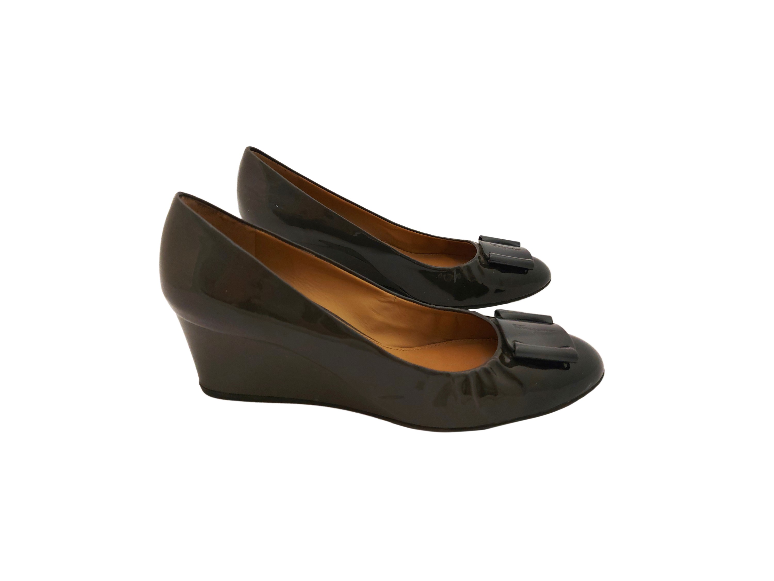 Salvatore Ferragamo, Décolleté in Vernice Grigia
