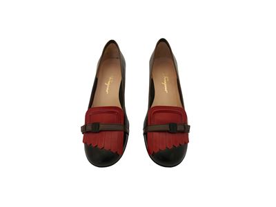 Salvatore Ferragamo, Mocassini in Pelle Nera con Frangia Rossa