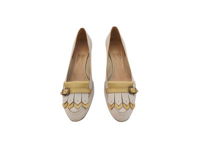Salvatore Ferragamo, Mocassino in Nappa Beige con Frange in Vernice e Fibbia