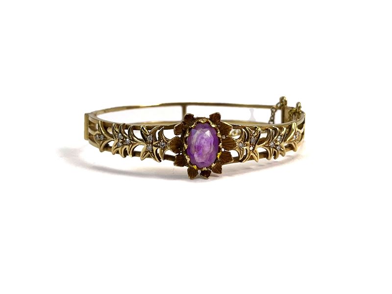 Bracciale Rigido in Oro Giallo con Diamanti e Ametista