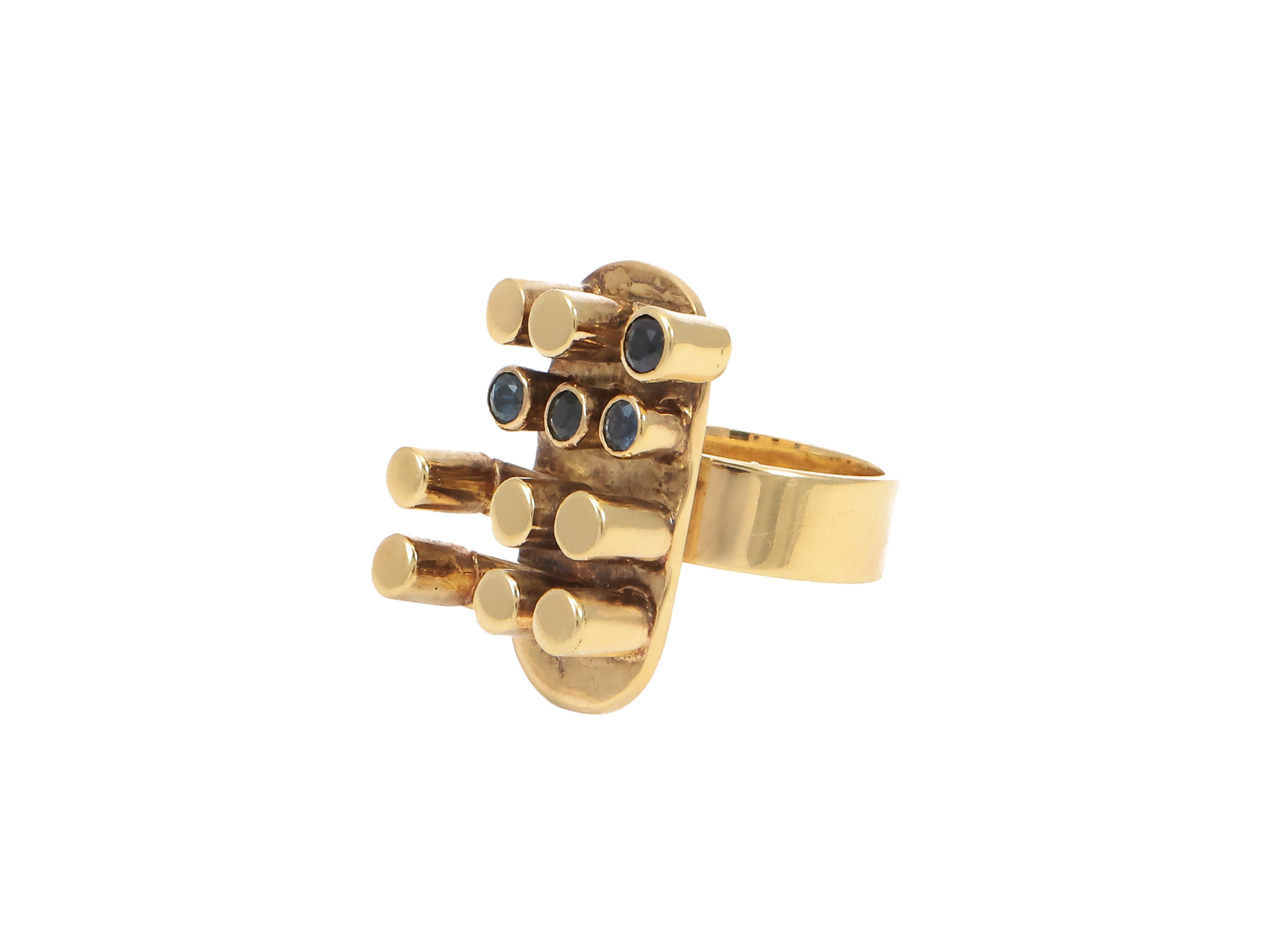 'Arte Cinetica. Opera 545' 1970-1975 anello in oro giallo e zaffiri