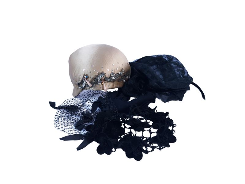 Lotto di Otto Acconciuture per Cappelli D'epoca
