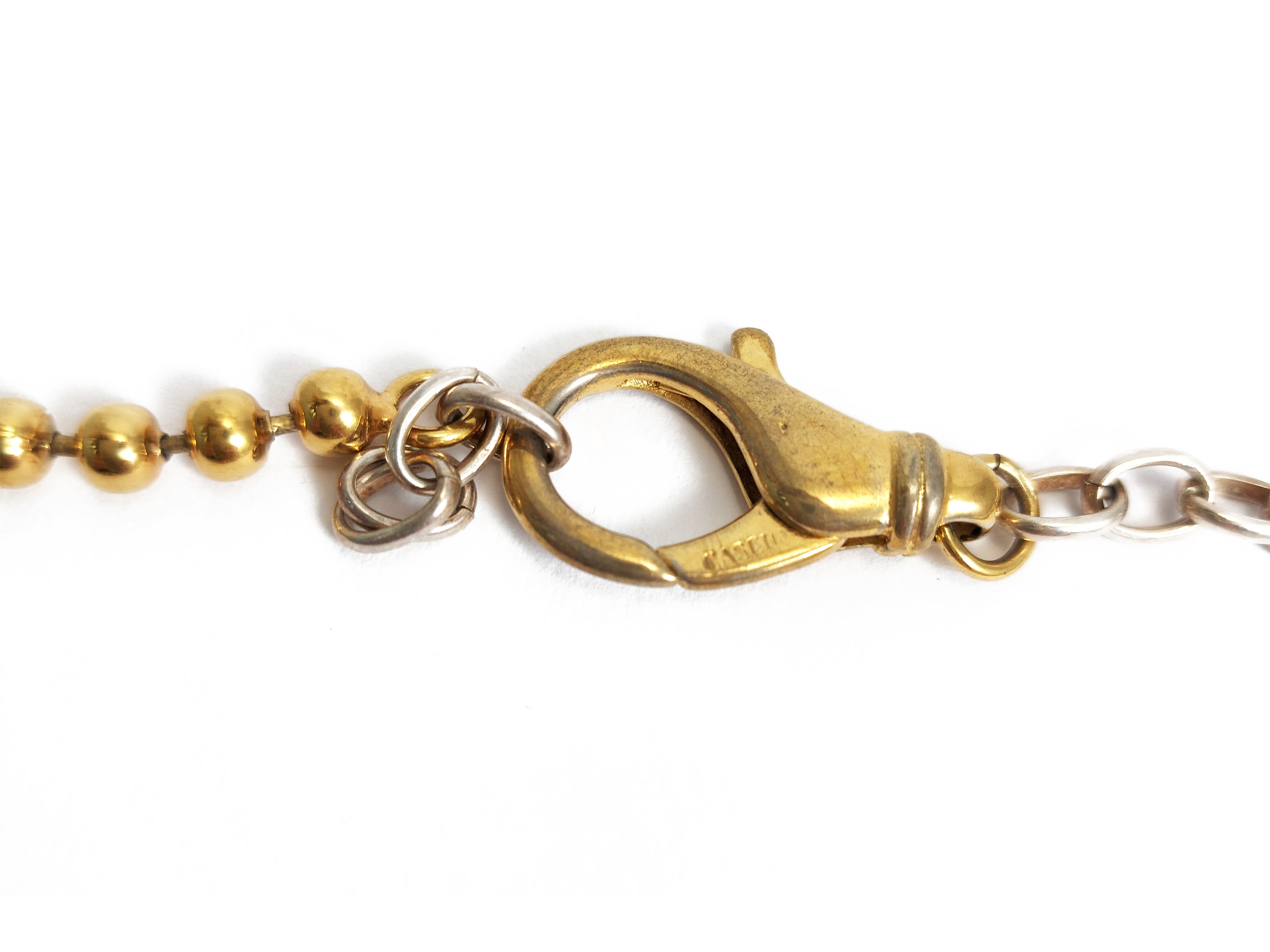 Cascio, Collana in Metallo Giallo con Charms e Pietre Colorate