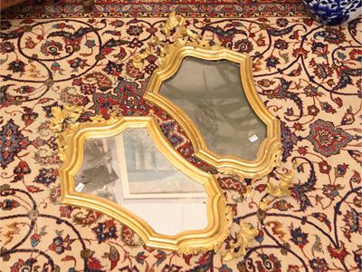 Coppia di Ventole in Legno Intagliato e Dorato