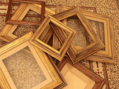 Sette Cornici in Legno Laccato e Dorato