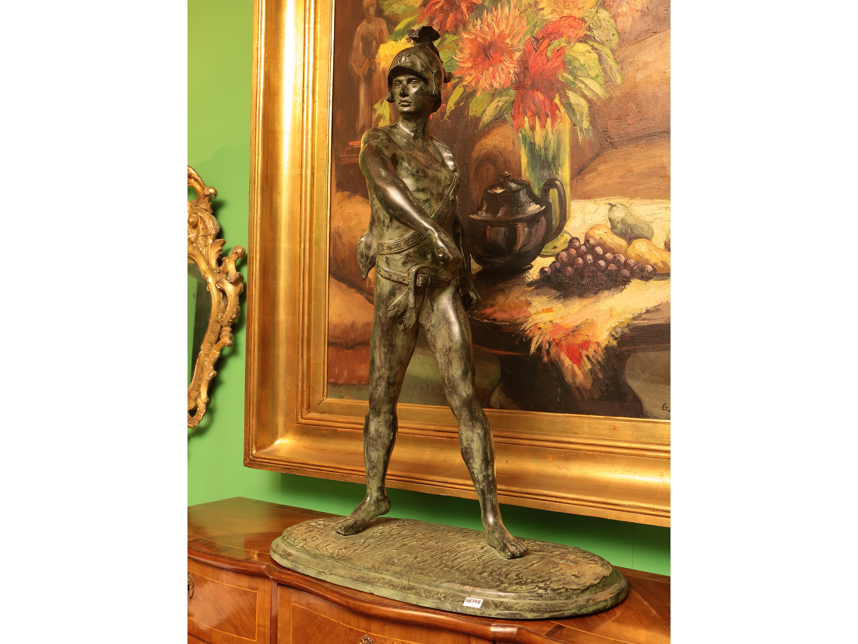 Grande gruppo in bronzo raffigurante un gladiatore, h cm 79x56x30