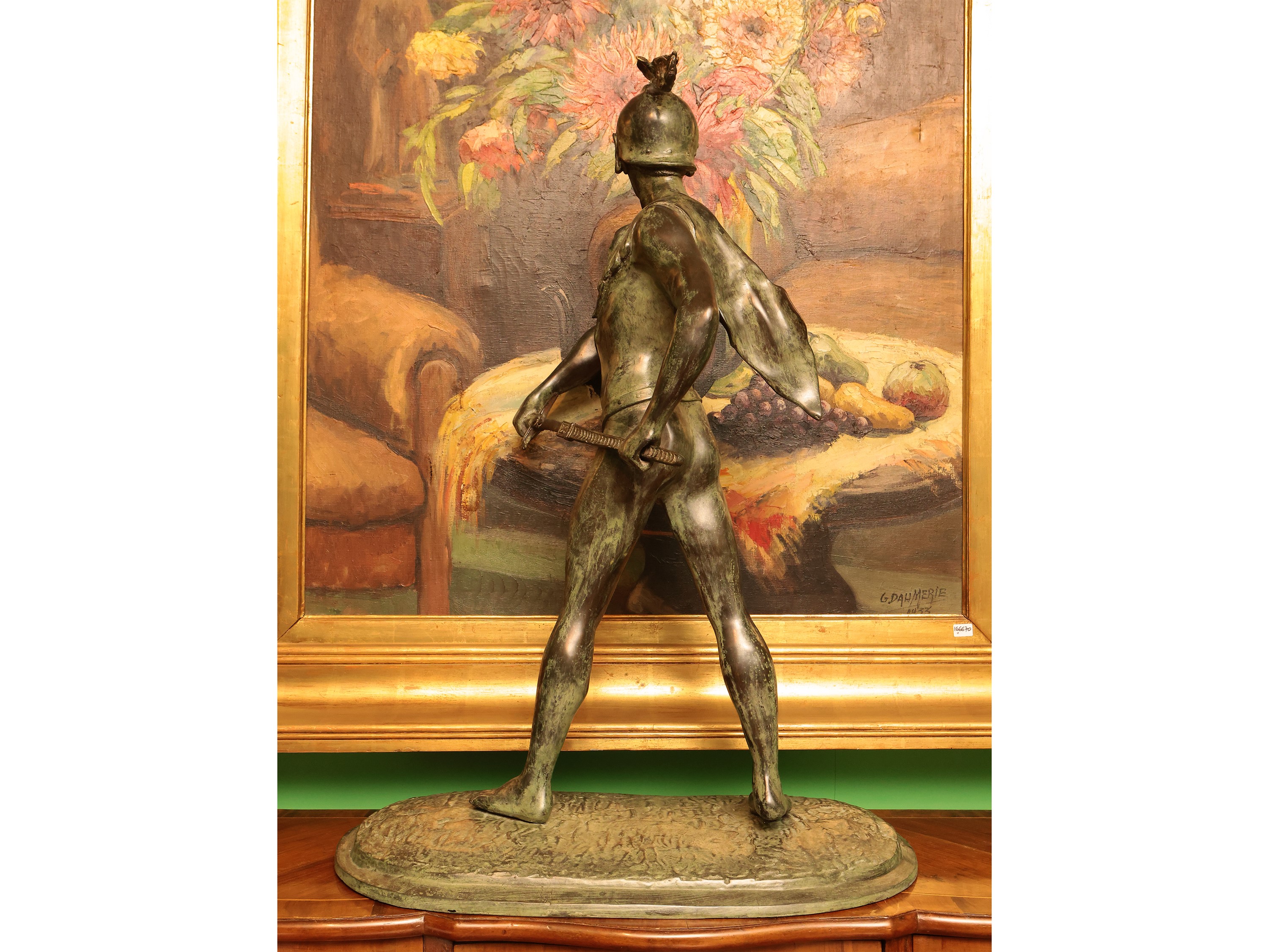 Grande gruppo in bronzo raffigurante un gladiatore, h cm 79x56x30